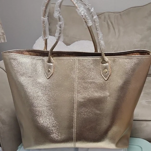 NWT Lilly Pulitzer Metallic Leather La La Tote Bag - Picture 8 of 8